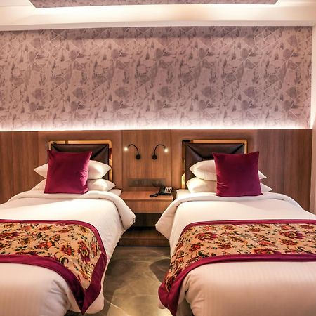 Rj Hotel - Managed By Atithi House 大诺伊达 外观 照片