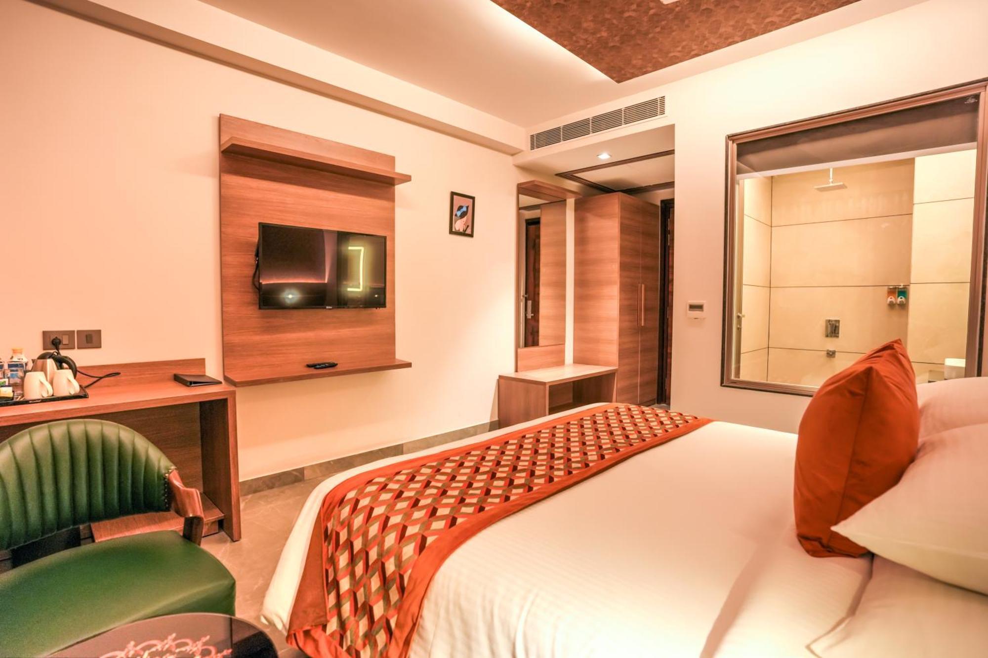 Rj Hotel - Managed By Atithi House 大诺伊达 外观 照片