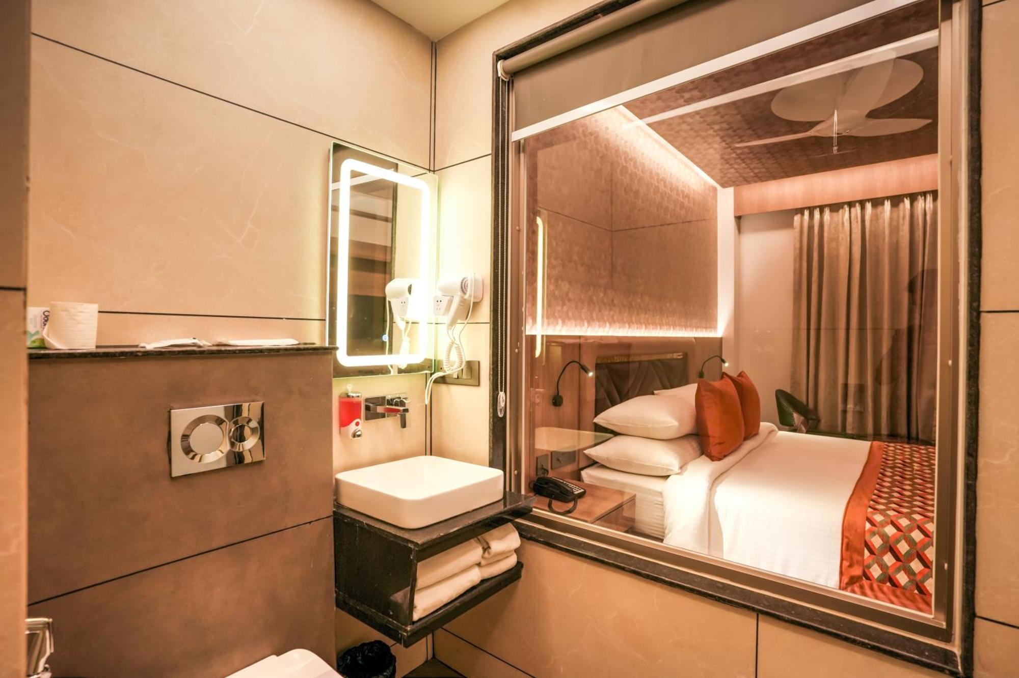 Rj Hotel - Managed By Atithi House 大诺伊达 外观 照片