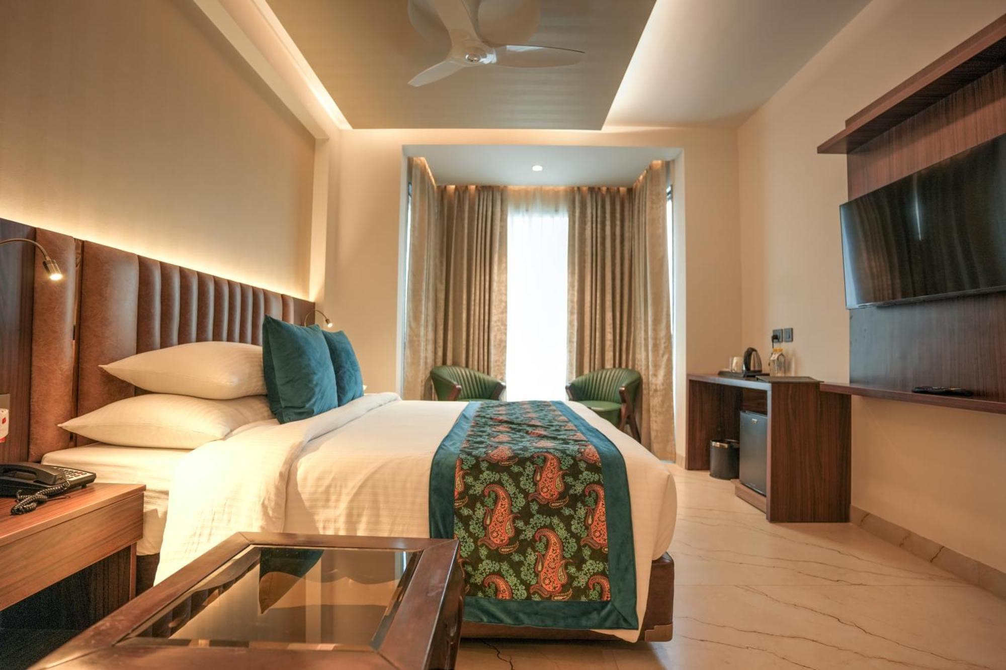 Rj Hotel - Managed By Atithi House 大诺伊达 外观 照片
