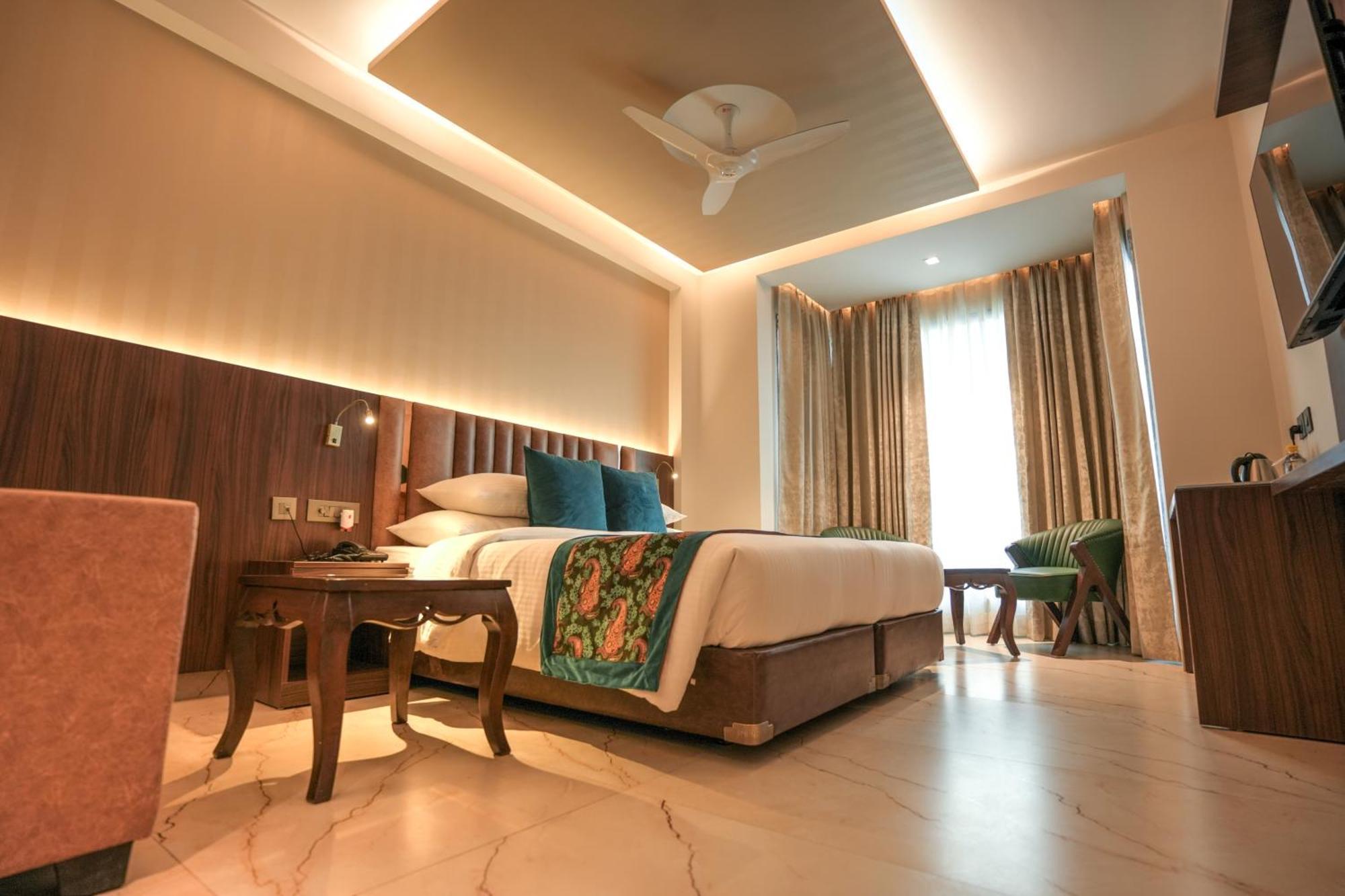 Rj Hotel - Managed By Atithi House 大诺伊达 外观 照片