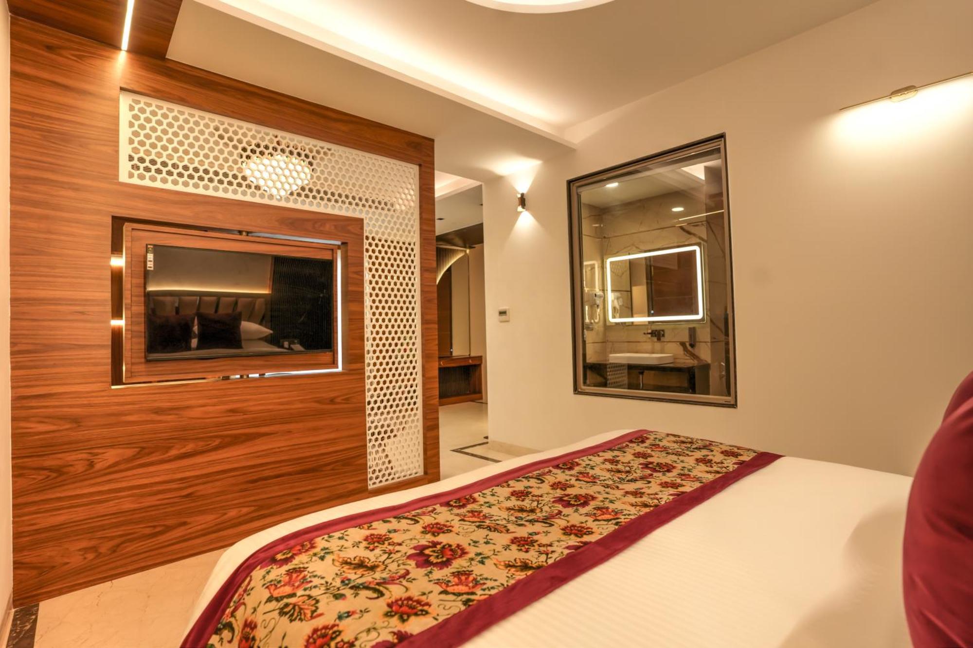 Rj Hotel - Managed By Atithi House 大诺伊达 外观 照片