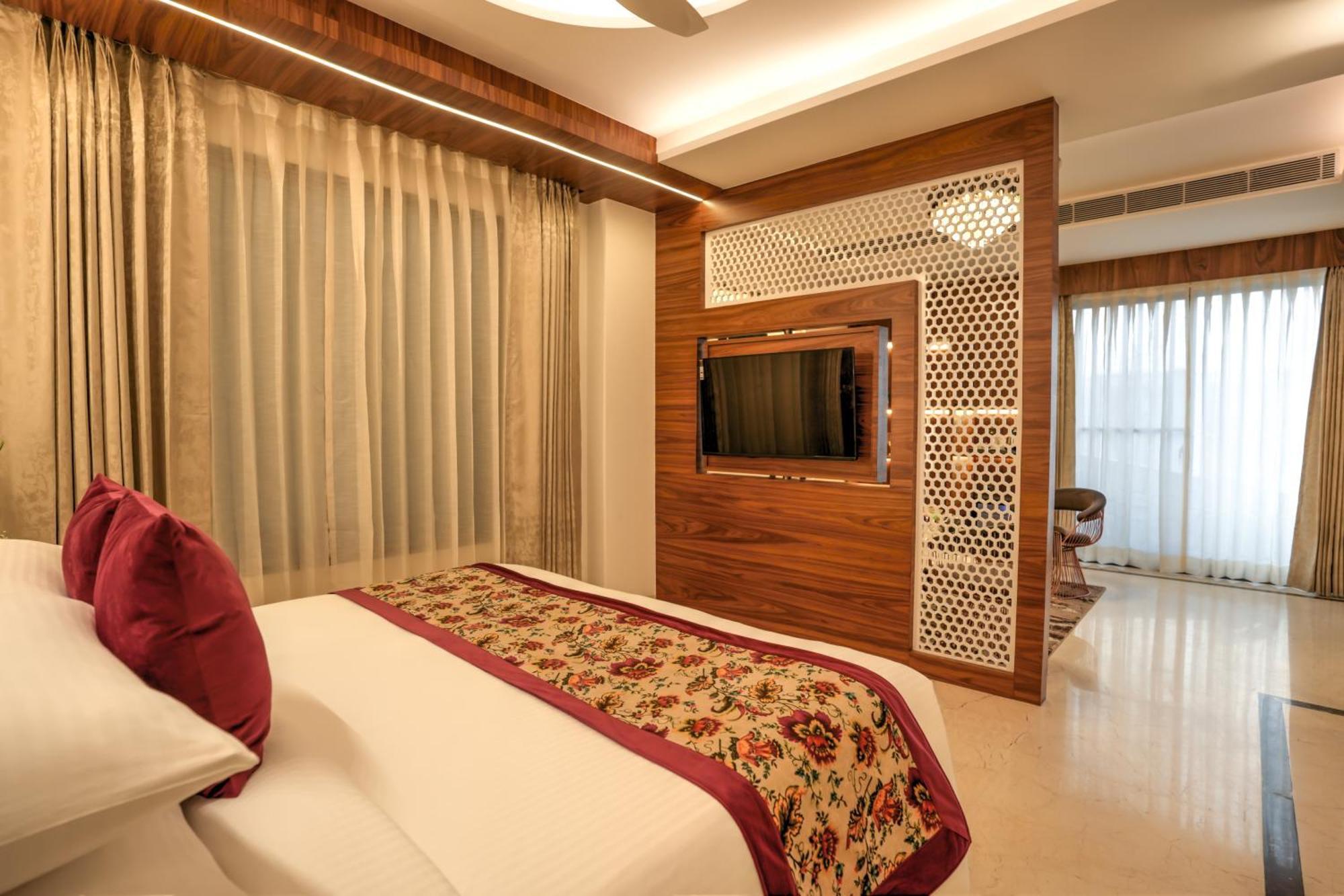 Rj Hotel - Managed By Atithi House 大诺伊达 外观 照片