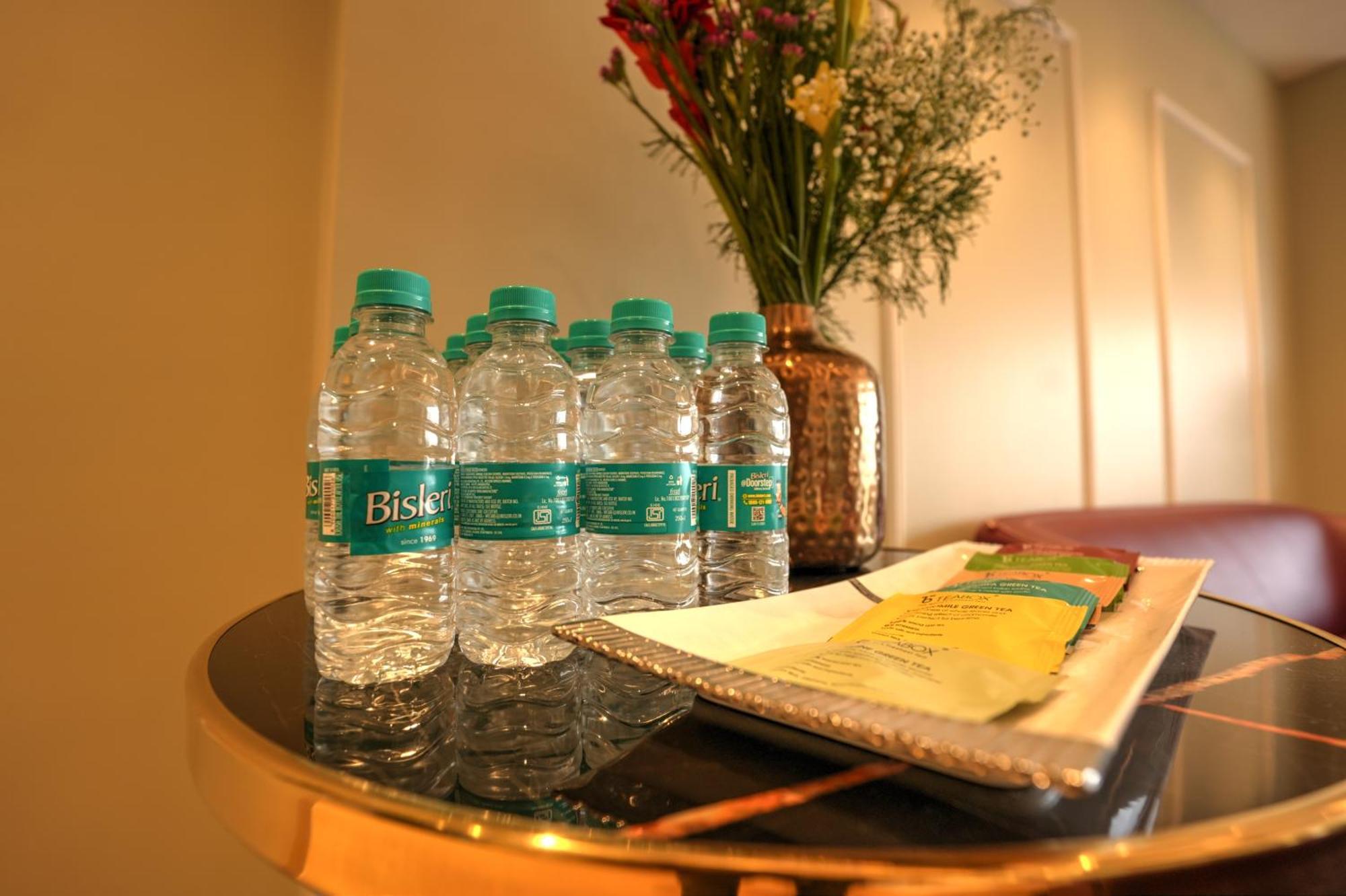 Rj Hotel - Managed By Atithi House 大诺伊达 外观 照片