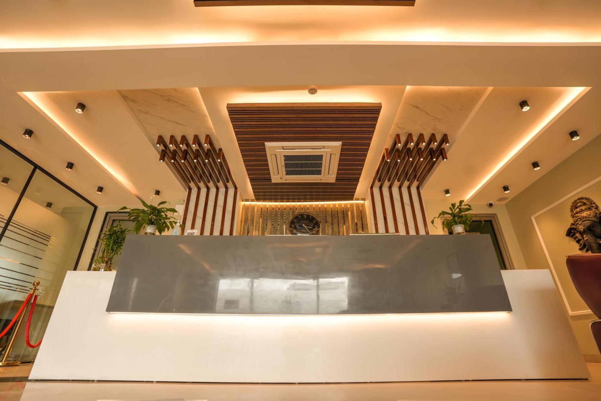 Rj Hotel - Managed By Atithi House 大诺伊达 外观 照片